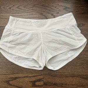 Lululemon speed up shorts - size 4 - white - 2.5” in-seam